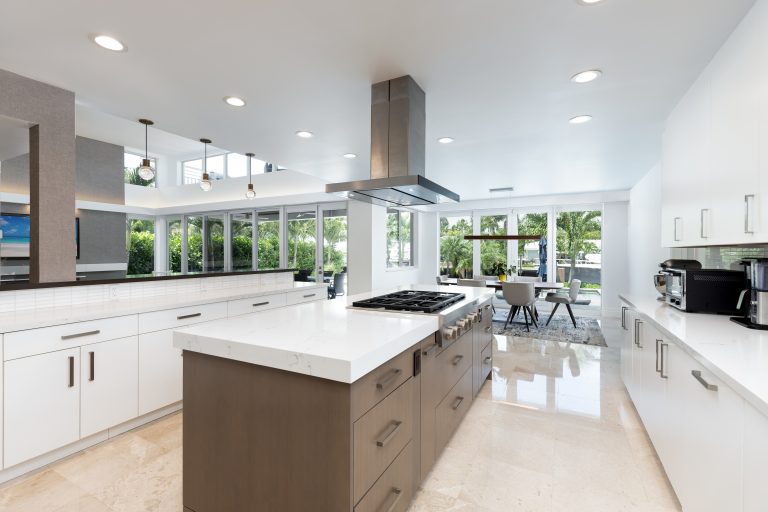 Top Kitchen Remodeling Trends for 2025: What’s In and What’s Out