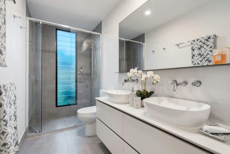 Ensuring Your Bathroom Renovation Stays On Schedule