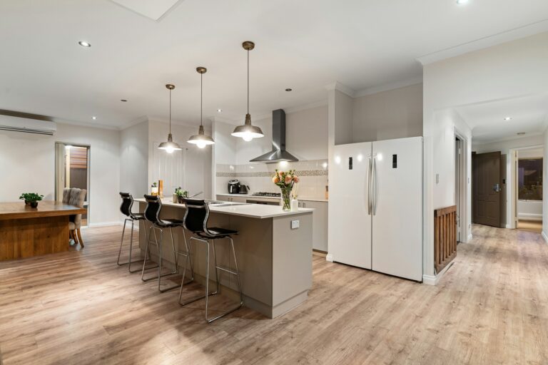 How Residential Renovation Contractors Work in Kitchens
