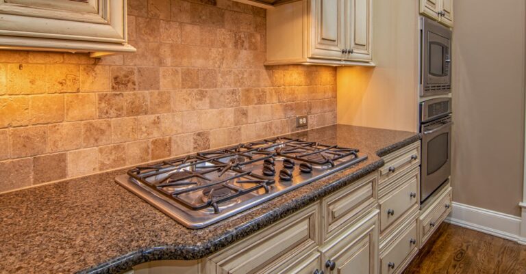 Quartz vs Granite Countertops in Humid Florida Kitchens