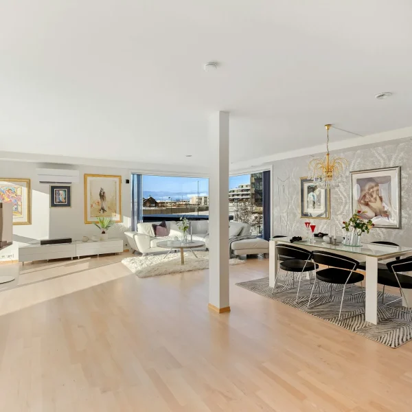 Flooring installation open living room in Fort Myers FL